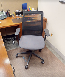 [#B13-4] Task chair w/ arms
