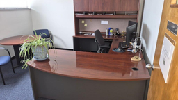 [#E9-1] Case Good Desks with Hutch