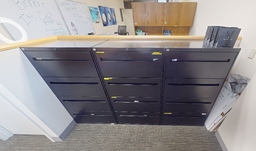 [#D8-12] Metal Filing Cabinet