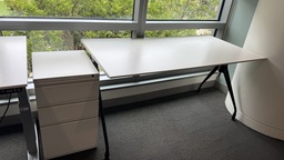 [#E2-2a] desk 