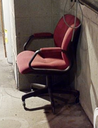 [#B13-5] Red task chair w/arms