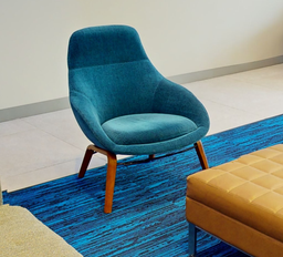 [#B12-4] Blue lounge chair