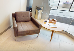 [#C11-12] Side table