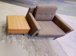 [#B11-7] Gold ottoman