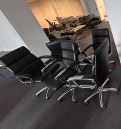 [#B5-6] Leather conference chair