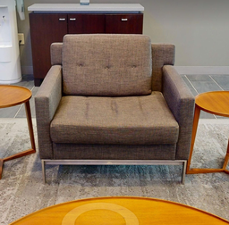[#B12-4] Brown lounge chair