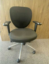 [#B13-1] Office Chair
Black mesh backrest &amp; fabric seatrest
Adjustable arms
5-star chrome based on castors