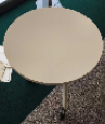 [#C11-22] Round Table
White MFC top
White 3-legs base on castors 