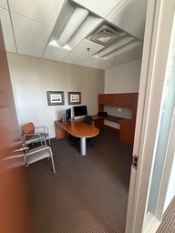 [#E9-3] 72'' x 100.5'' x 108'' x 66'' D shaped Peninsula Executive Office