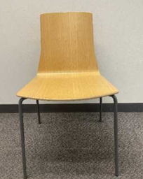 [#B4-8] Coalesse Stackable Plywood Chair
Metal 4-legs base