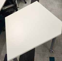 [#C4-16] Pentagon Table
White MFC top
Silver 4-legs base on castors 