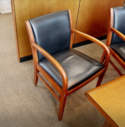 [#B9-5] Black guest chair