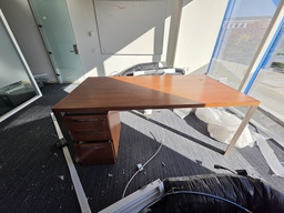 [#E3-1] 72 x 36 x 30 Executive Desk 