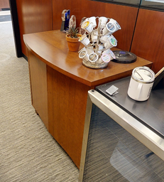 [#D20-7] 2-Door coffee cabinet