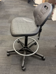 [#B12-pic_027] Black hard rubber office chair