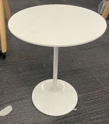 [#C2-pic_122] Short plastic side table