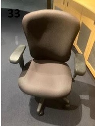 [#B13-33] BLACK TASK CHAIR