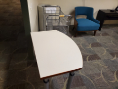 [#E10-16] Height Adjustable Table