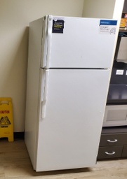 [#G10-118] Top-Freezer Fridge, GE