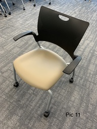 [#B5-11] Chair, on casters