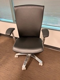 [#B6-105] Knoll Chair Leather with chrome base