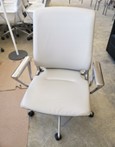 [#B13-4] Rolling White Leather Task Chair 
