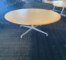 [#D16-9] Metal Pedestals (12th floor)