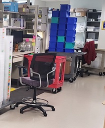 [#00-115] Bins - Blue, red, clear &amp; pallet