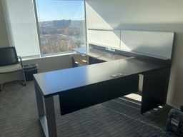 [#E8-4] L-Shaped Office