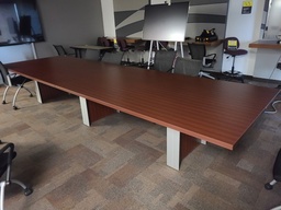 [#C7-11] Table de réunion - 15' de long x 53" de large x 30" de haut