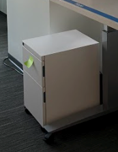 [#D16-1] Pedestal - Metal