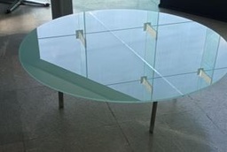 [#C8-78] Table, tempered glass | Table, tempered glass