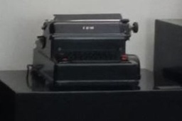 [#00-254] Typewriter, year: 1930-1940 | Máquina de escribir, año: 1930-1940