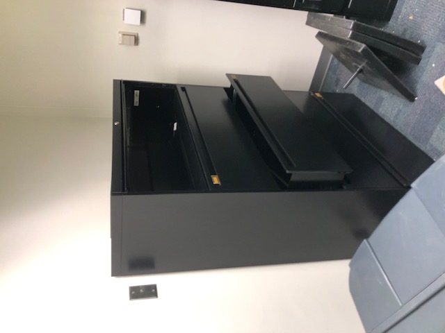 File cabinet, lateral, 4-drawer