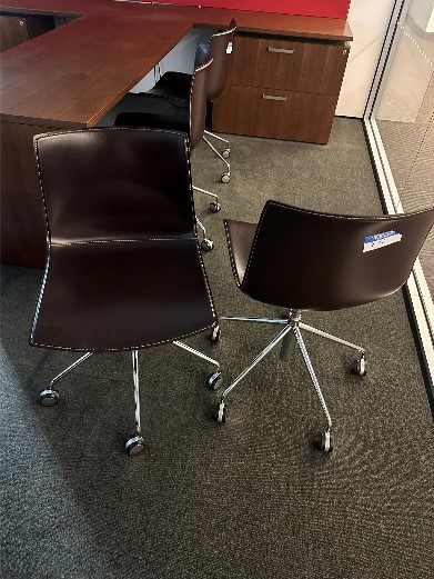 #44 - leather conference chairs with no arm rests18 .5 x 18 x 33