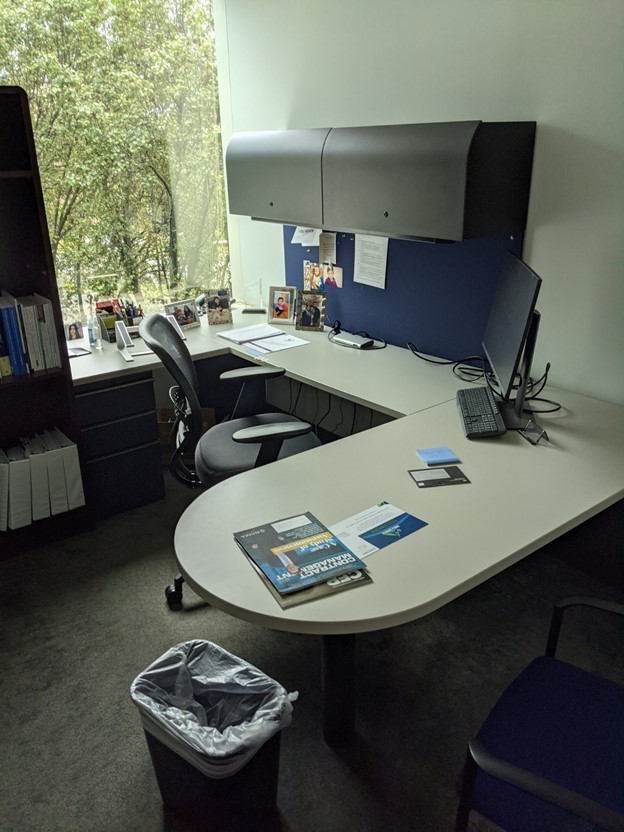 U-Shape Desk (105"x68")