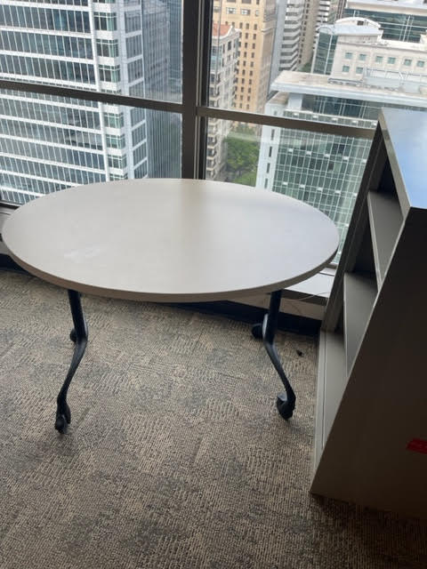  OVAL ROLLING TABLE 
