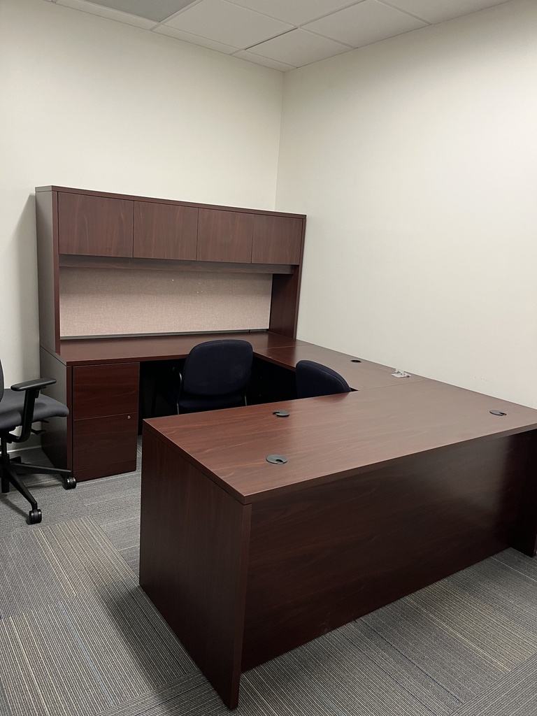 U-shape desk, with hutch