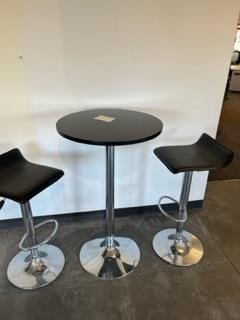 Round Bistro Table - 24"