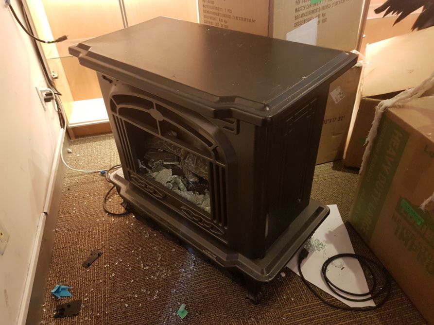 Electric fire place (broken)