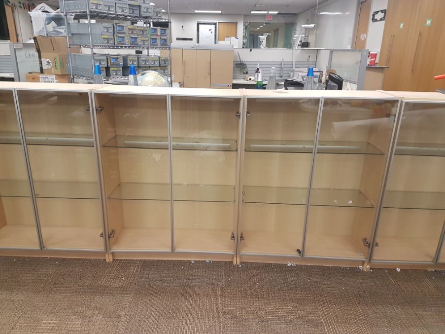 Small display cabinet, with lights