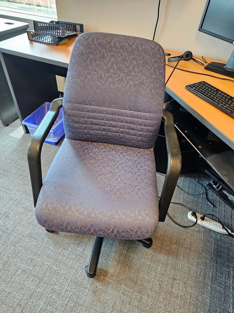 Task Chair - with Arms (blue/purple)