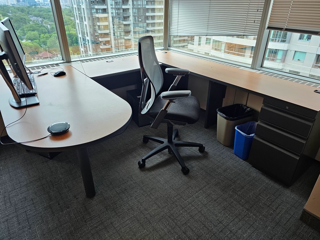 Desk - U Shaped 66" X 87" X 90" RETURN