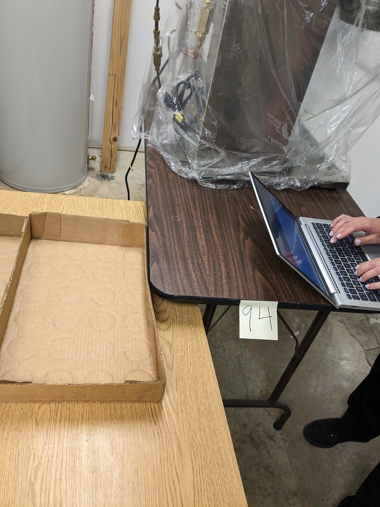 rectangular folding table (2'x5'x2.5')