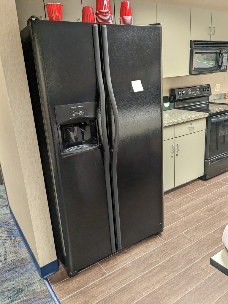 refridgerator (3'x3'x6)