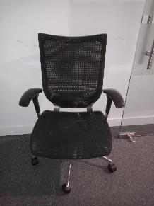 ARM CHAIR (BLACK) WITH WHEELS