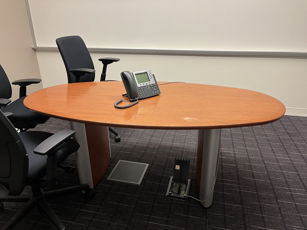 6ft x 3ft Oval Table