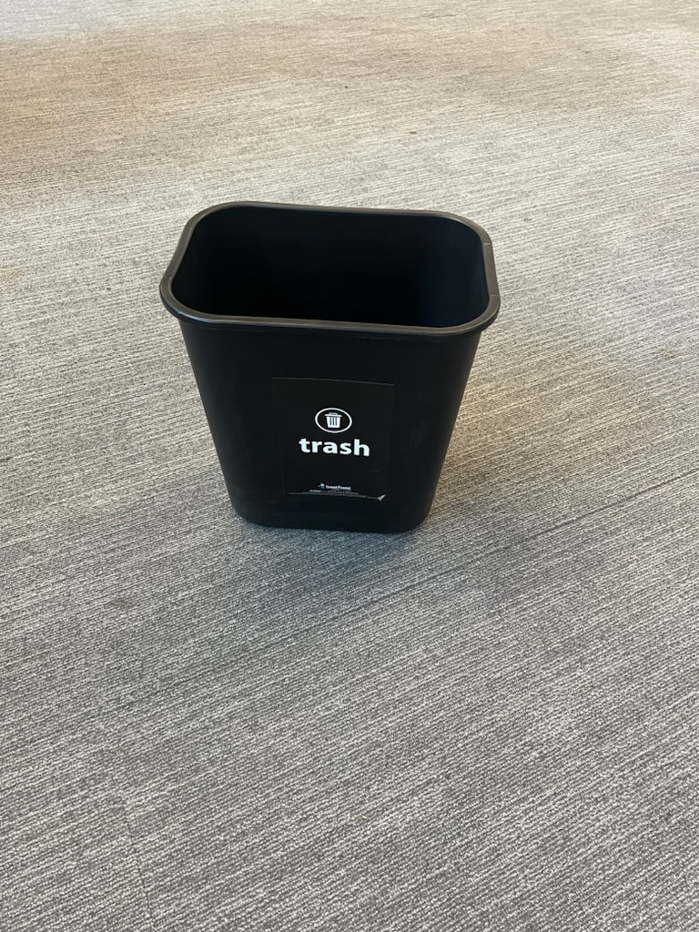 Small black trash bin, 7gal