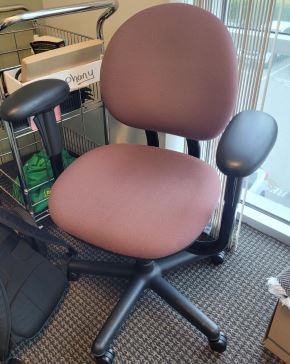Red Task Chair, 23x22x36, fair condition