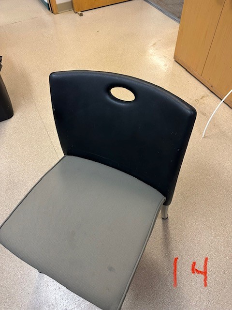 Chaise empilable